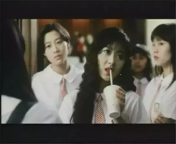 ‘十大外围足球大平台’高层住宅擦玻璃的方法 室内清洁怎么做比较好(图1) 十大外围足球大平台