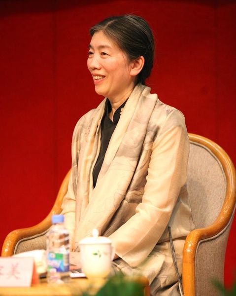 乱室佳人的完美转变,床头收纳攻略升级,睡前也能整洁清爽-十大外围足球大平台(图2) 十大外围足球平台app手机版